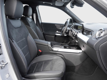 Mercedes-Benz GLB 200 AMG Night Panorama 360°EasyPack AHK 7-Si