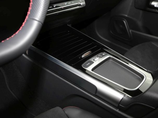 Mercedes-Benz GLB 200 AMG Distronic Keyless Easy Pack 360° AHK Mercedes-Benz GLB 200 AMG Distronic Keyless Easy Pack 360° AHK