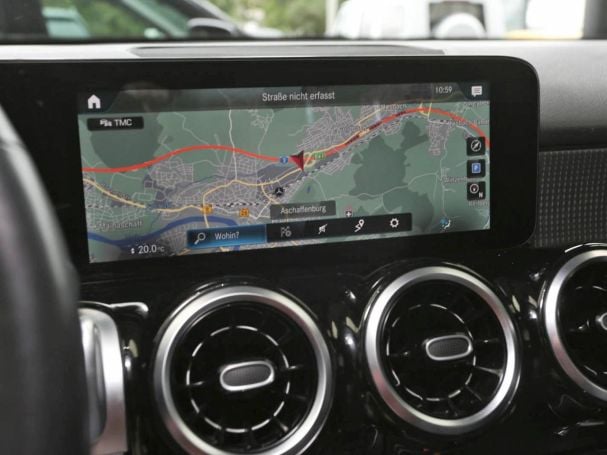 Mercedes-Benz GLB 200 Progressive MBUX Navi Panorama AHK ParkP Mercedes-Benz GLB 200 Progressive MBUX Navi Panorama AHK ParkP