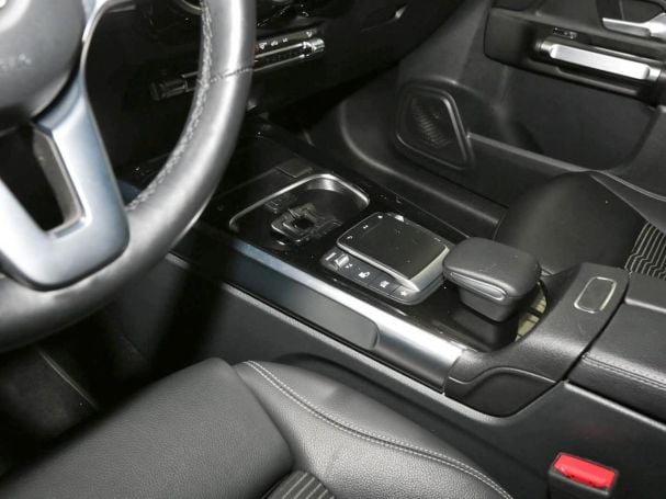 Mercedes-Benz GLB 200 Progressive MBUX Navi Panorama AHK ParkP Mercedes-Benz GLB 200 Progressive MBUX Navi Panorama AHK ParkP