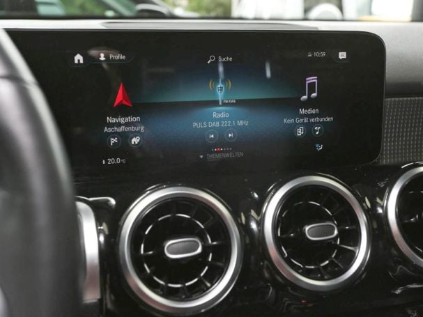 Mercedes-Benz GLB 200 Progressive MBUX Navi Panorama AHK ParkP Mercedes-Benz GLB 200 Progressive MBUX Navi Panorama AHK ParkP