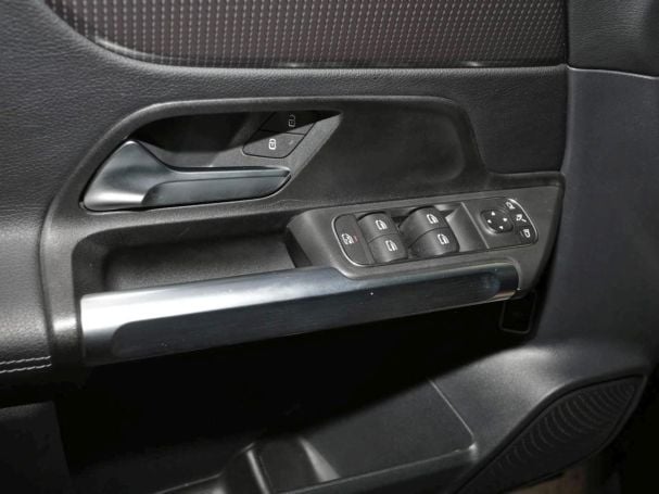 Mercedes-Benz GLB 200 Progressive MBUX Navi Panorama AHK ParkP Mercedes-Benz GLB 200 Progressive MBUX Navi Panorama AHK ParkP