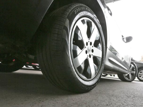 Mercedes-Benz GLB 200 Progressive MBUX Navi Panorama AHK ParkP Mercedes-Benz GLB 200 Progressive MBUX Navi Panorama AHK ParkP