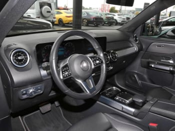Mercedes-Benz GLB 200 Progressive MBUX Navi Panorama AHK ParkP