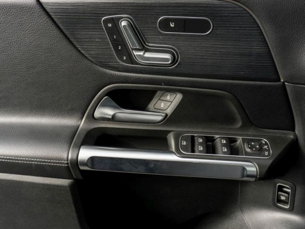 Mercedes-Benz GLB 220 d 4M AMG Night Panorama 7-Sitzer 360° Mercedes-Benz GLB 220 d 4M AMG Night Panorama 7-Sitzer 360°