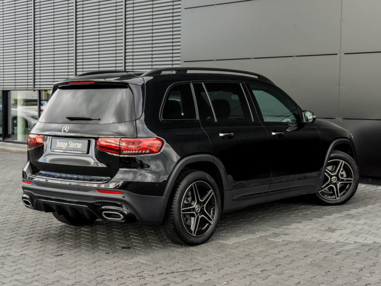 Mercedes-Benz GLB 220 d 4M AMG Night Panorama 7-Sitzer 360° Mercedes-Benz GLB 220 d 4M AMG Night Panorama 7-Sitzer 360°