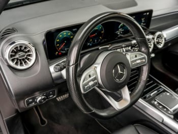 Mercedes-Benz GLB 220 d 4M AMG Night Panorama 7-Sitzer 360° Mercedes-Benz GLB 220 d 4M AMG Night Panorama 7-Sitzer 360°