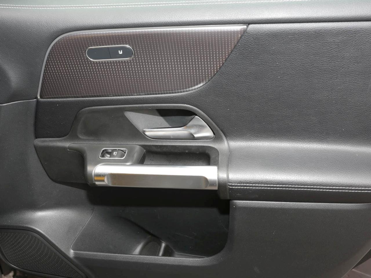 Mercedes-Benz GLB 220 d 4M Progressive MBUXNavi+ EasyPack 360°