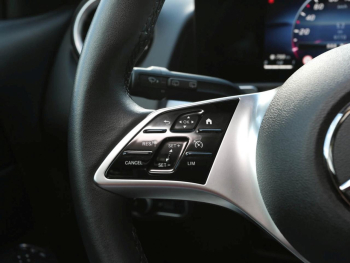 Mercedes-Benz GLB 220 d 4M Progressive MBUX Navi 360° SpiegelP