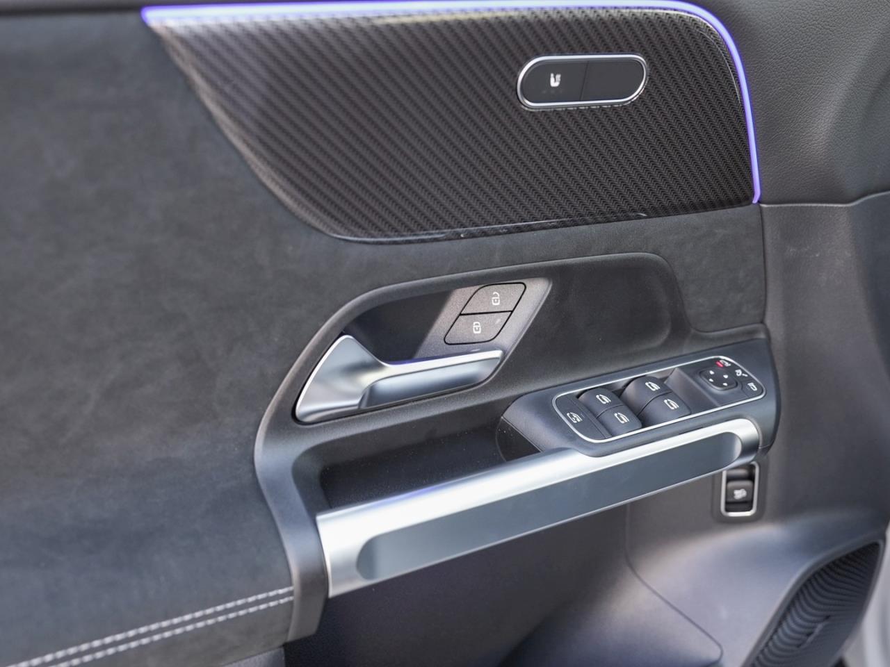 Mercedes-Benz GLB 220 d 4MATIC AMG Night Panorama 360° AHK