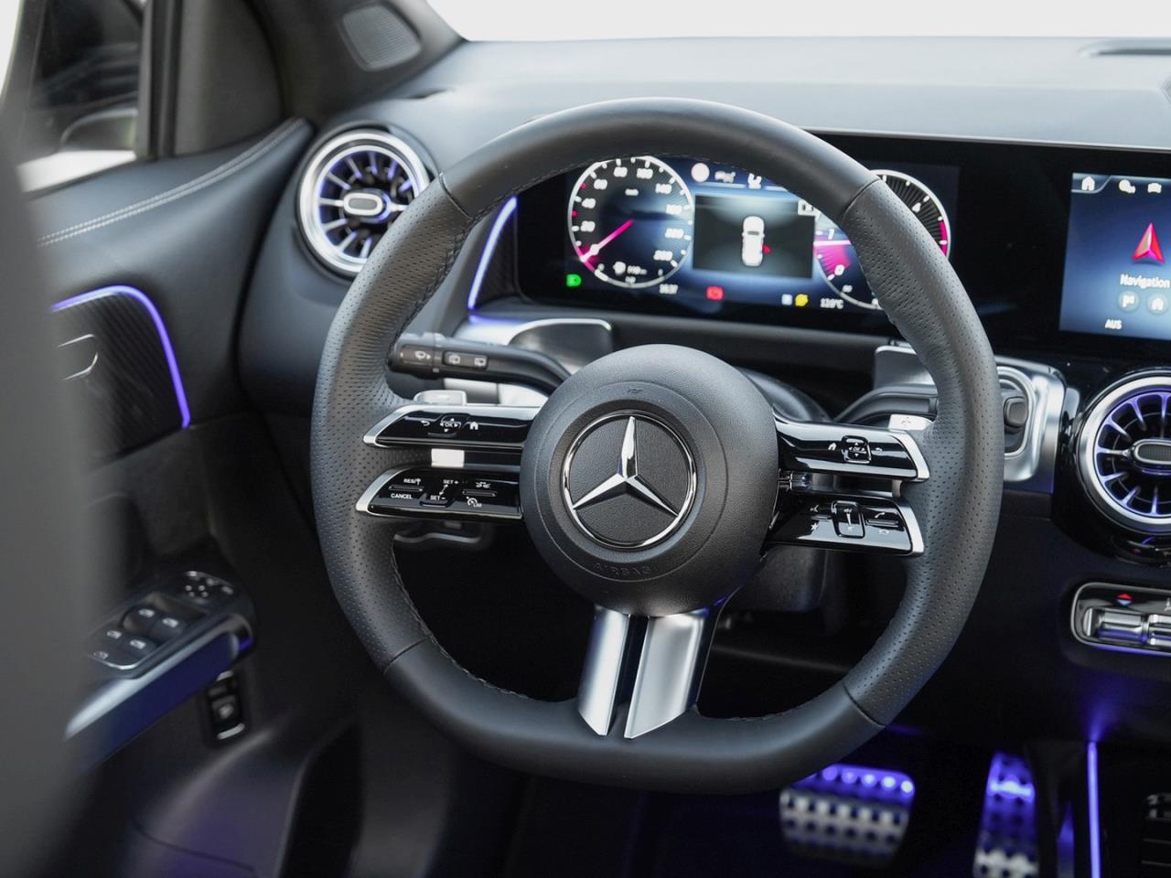 Mercedes-Benz GLB 220 d 4MATIC AMG Night Panorama 360° AHK