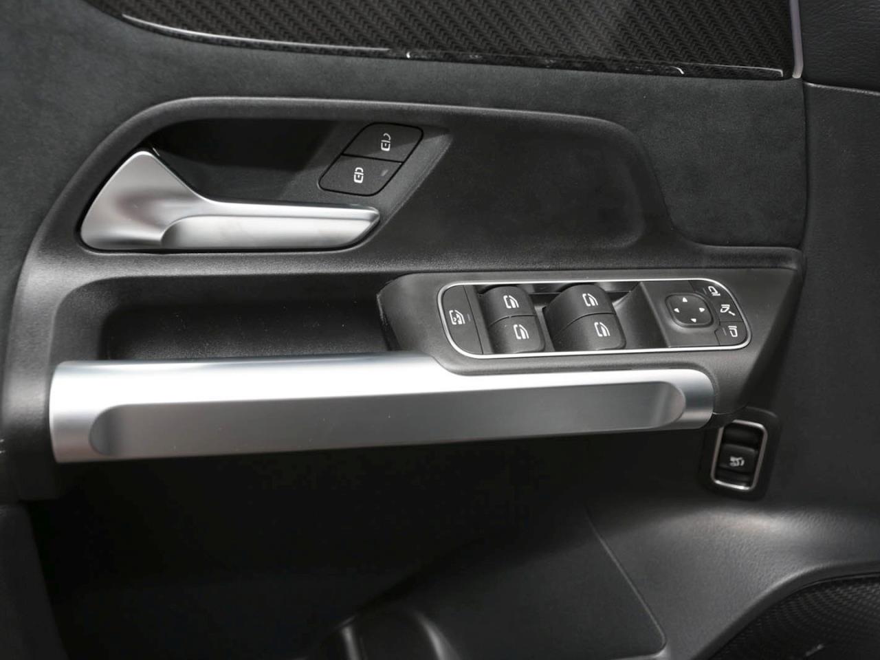 Mercedes-Benz GLB 220 d 4MATIC Night Panorama Distronic 360°