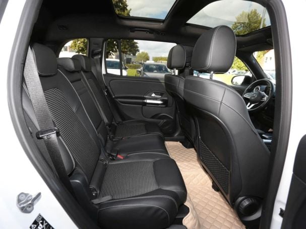 Mercedes-Benz GLB 220 d Progressive Night Panorama Kamera Mercedes-Benz GLB 220 d Progressive Night Panorama Kamera
