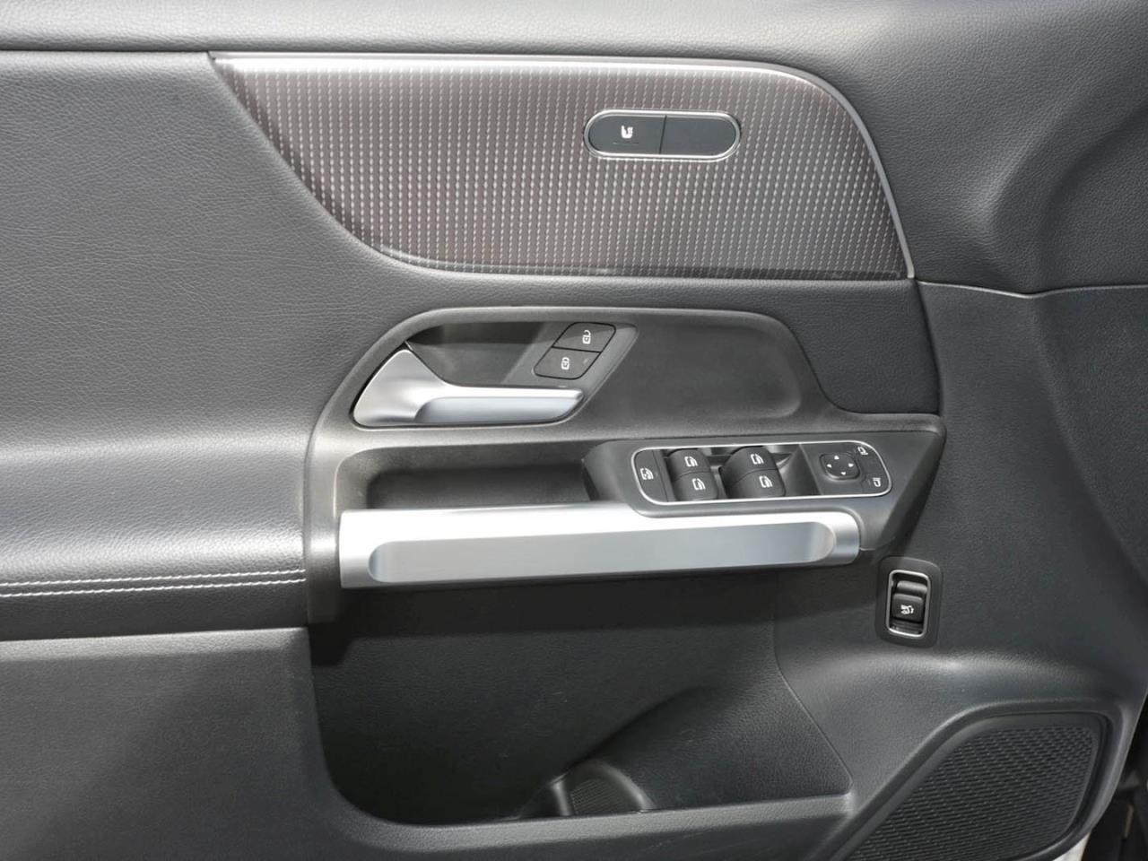 Mercedes-Benz GLB 220 d Progressive Night Panorama Kamera