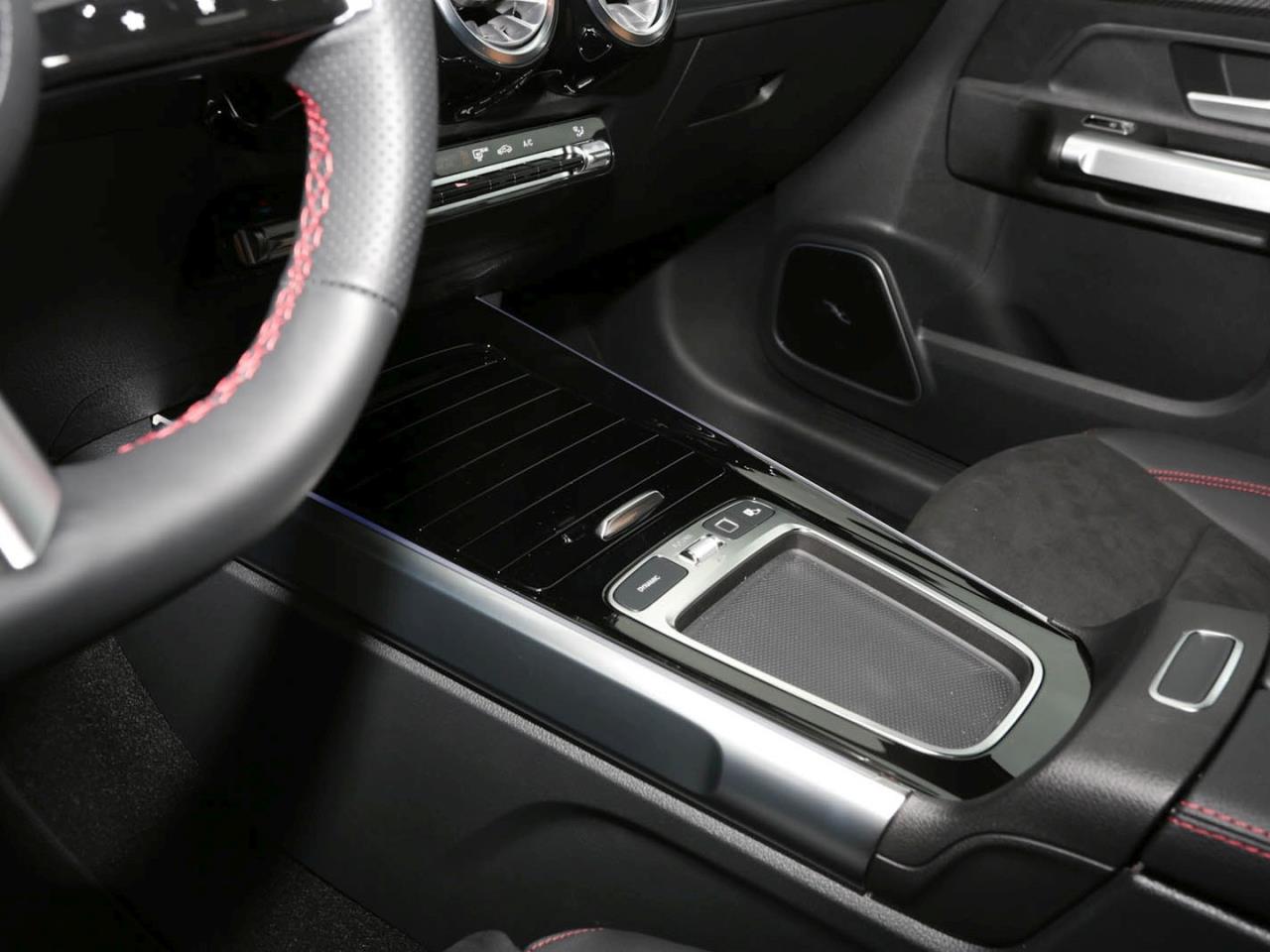 Mercedes-Benz GLB 250 4MATIC AMG Night Kamera Distronic AHK