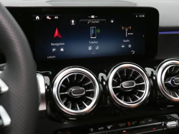 Mercedes-Benz GLB 250 4MATIC AMG Night Kamera Distronic AHK