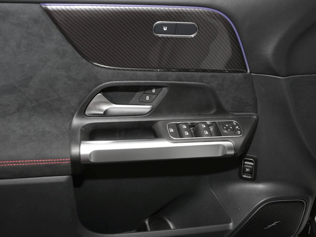 Mercedes-Benz GLB 250 4MATIC AMG Night Kamera Distronic AHK