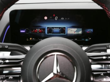 Mercedes-Benz GLB 250 4MATIC AMG Night Kamera Distronic AHK