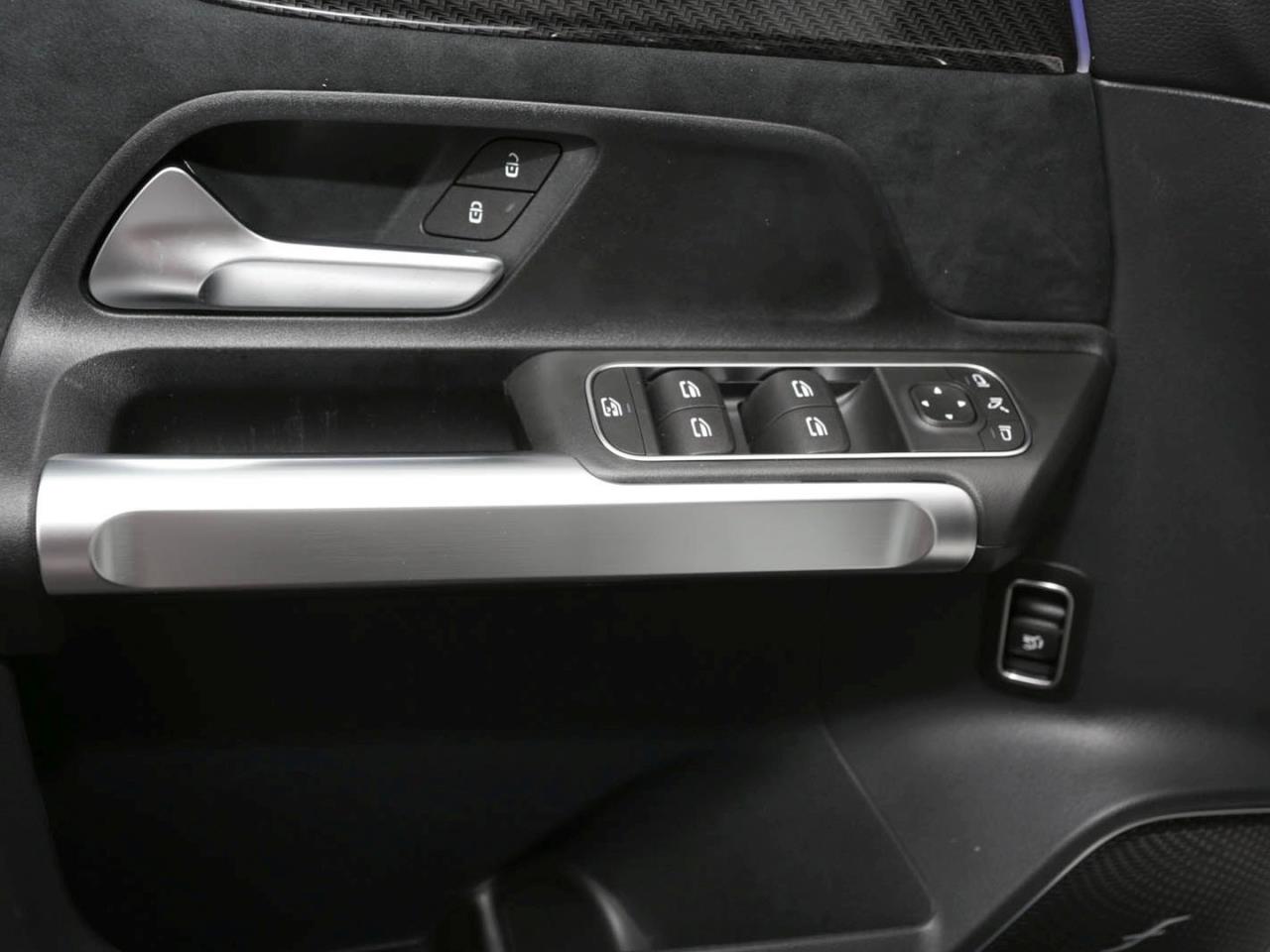 Mercedes-Benz GLB 250 4MATIC AMG Night Kamera Distronic AHK