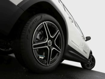 Mercedes-Benz GLB 250 4MATIC AMG Night Kamera Distronic AHK