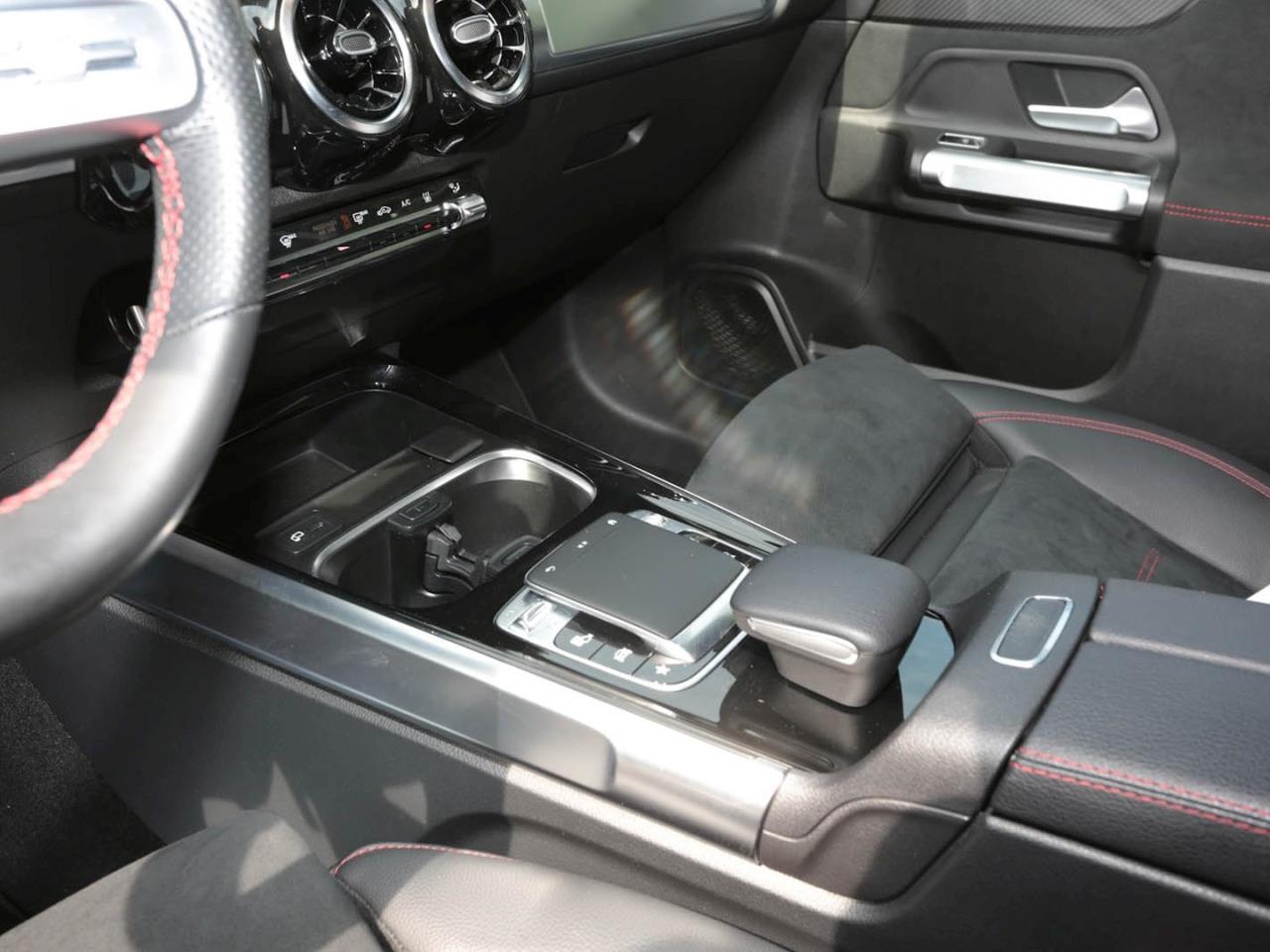 Mercedes-Benz GLB 250 AMG Night EasyP Standhzg Kamera Totwinkel Mercedes-Benz GLB 250 AMG Night EasyP Standhzg Kamera Totwinkel