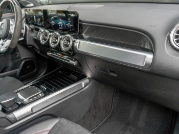 Mercedes-Benz GLB 35 AMG 4M Night Panorama Burmester Kamera Mercedes-Benz GLB 35 AMG 4M Night Panorama Burmester Kamera