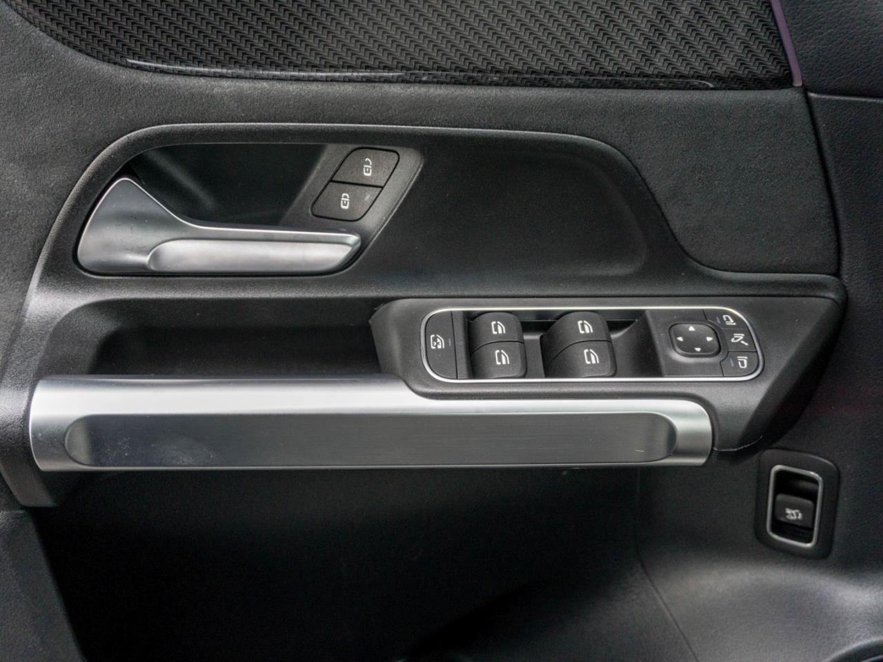 Mercedes-Benz GLB 35 AMG 4M Night Panorama Burmester Kamera