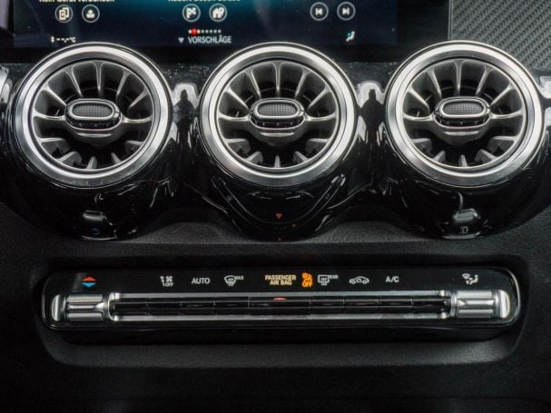 Mercedes-Benz GLB 35 AMG 4M Night Panorama Burmester Kamera