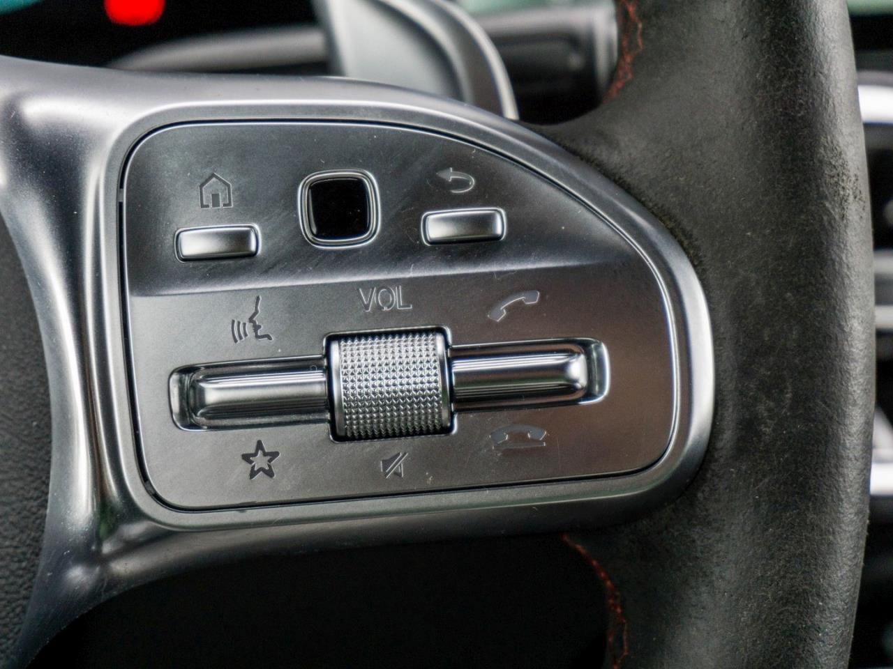 Mercedes-Benz GLB 35 AMG 4M Night Panorama Burmester Kamera