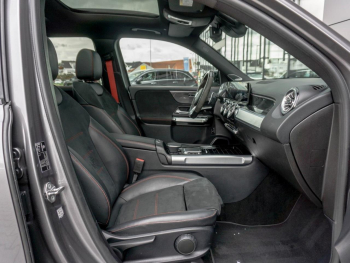 Mercedes-Benz GLB 35 AMG 4M Night Panorama Burmester Kamera Mercedes-Benz GLB 35 AMG 4M Night Panorama Burmester Kamera