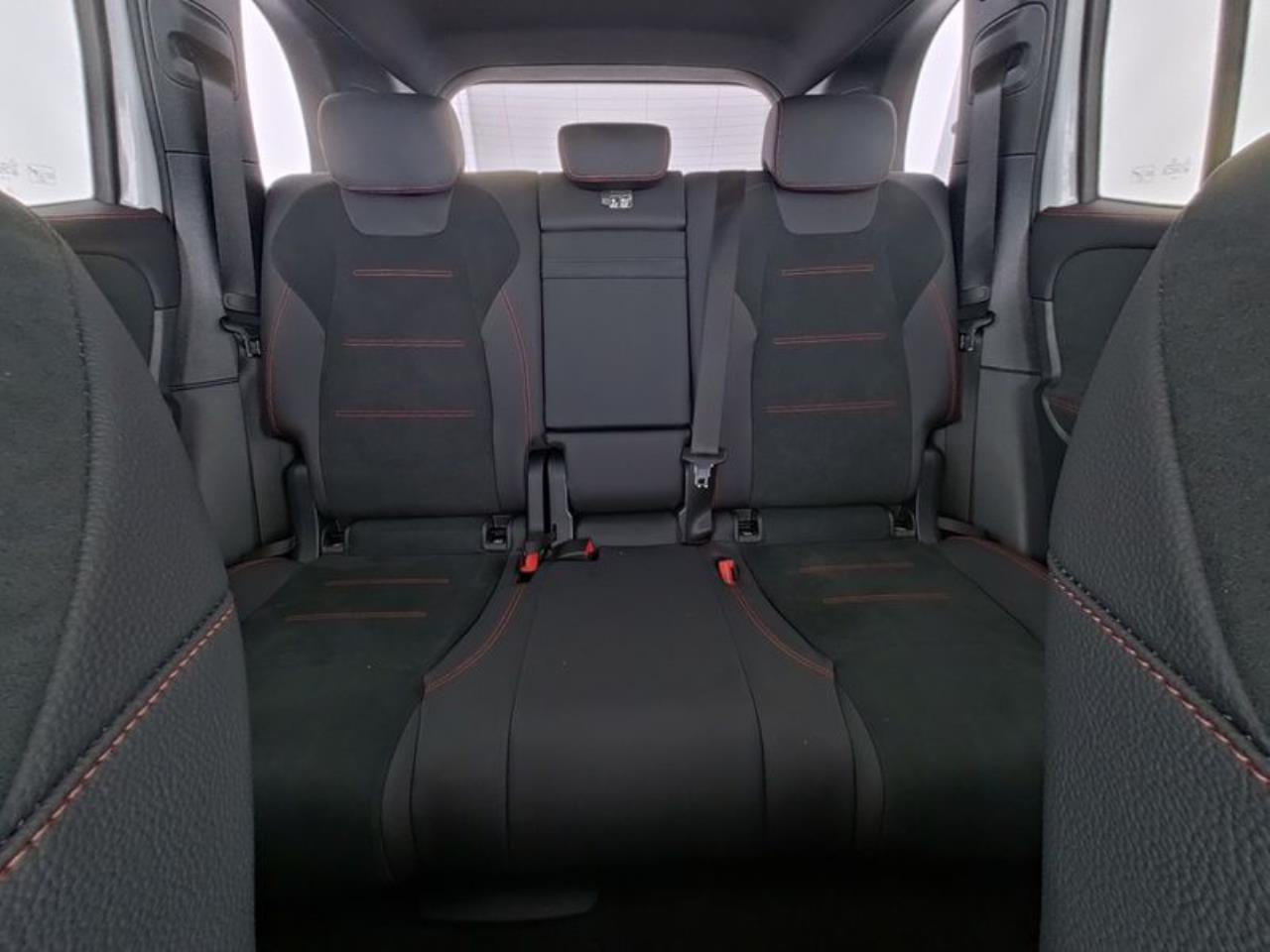 Mercedes-Benz GLB 35 AMG 4M Night Panorama Standhzg HUD 360°