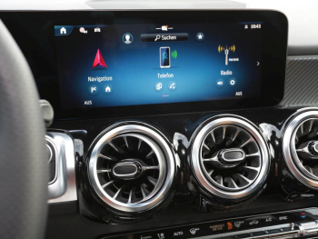 Mercedes-Benz Mercedes-AMG GLB 35 4MATIC Panorama AHK Distronic