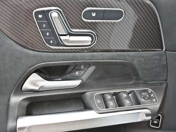 Mercedes-Benz Mercedes-AMG GLB 35 4MATIC Panorama AHK Distronic