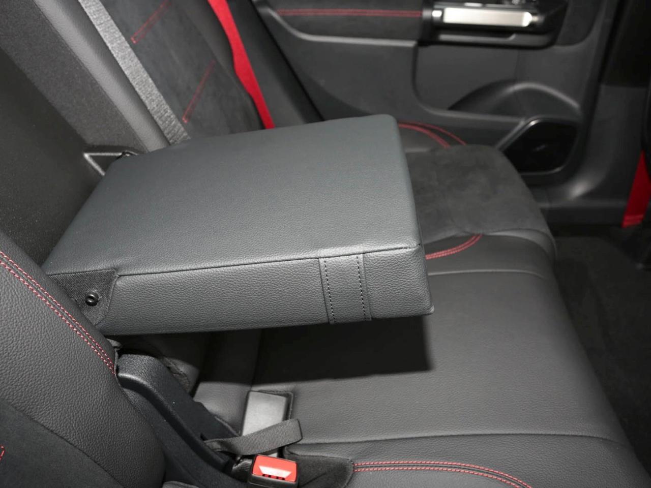 Mercedes-Benz Mercedes-AMG GLB 35 4MATIC Panorama AHK Distronic