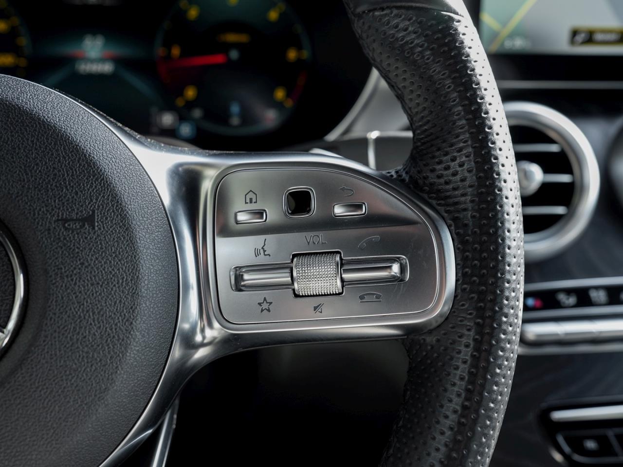 Mercedes-Benz GLC 200 d 4M AMG Night Navi Kamera EasyPack AHK