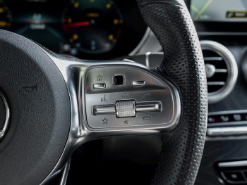 Mercedes-Benz GLC 200 d 4M AMG Night Navi Kamera EasyPack AHK