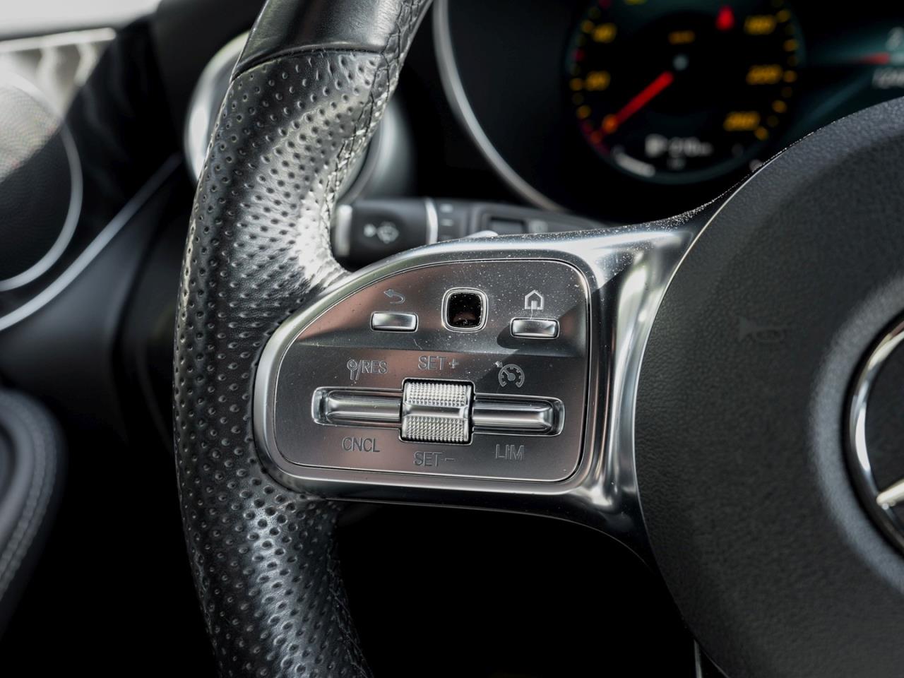 Mercedes-Benz GLC 200 d 4M AMG Night Navi Kamera EasyPack AHK