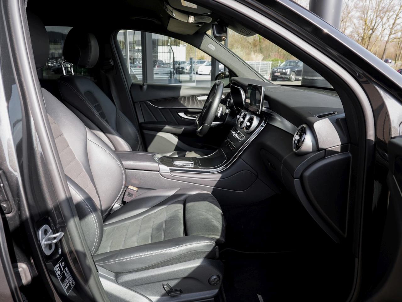 Mercedes-Benz GLC 200 d 4M AMG Night Navi Kamera EasyPack AHK