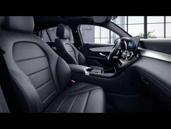 Mercedes-Benz GLC 300 de 4M Coupé AMG Schiebedach Distronic