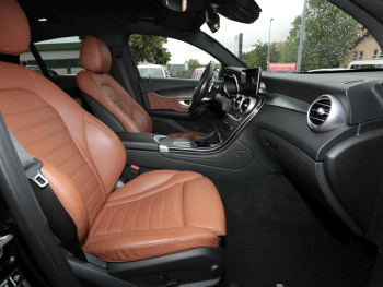 Mercedes-Benz GLC 300 de 4M Coupé AMG Navi AHK Kamera Sitzklima