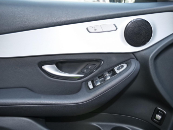 Mercedes-Benz GLC 300 de 4M Coupé Distronic AHK Kamera EasyP