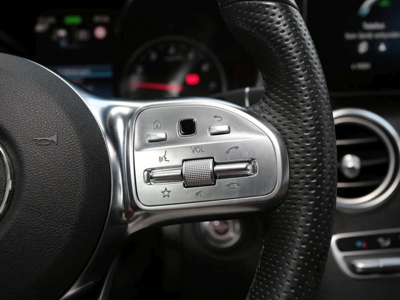 Mercedes-Benz GLC 300 e 4M Coupé AMG Schiebedach Distronic AHK