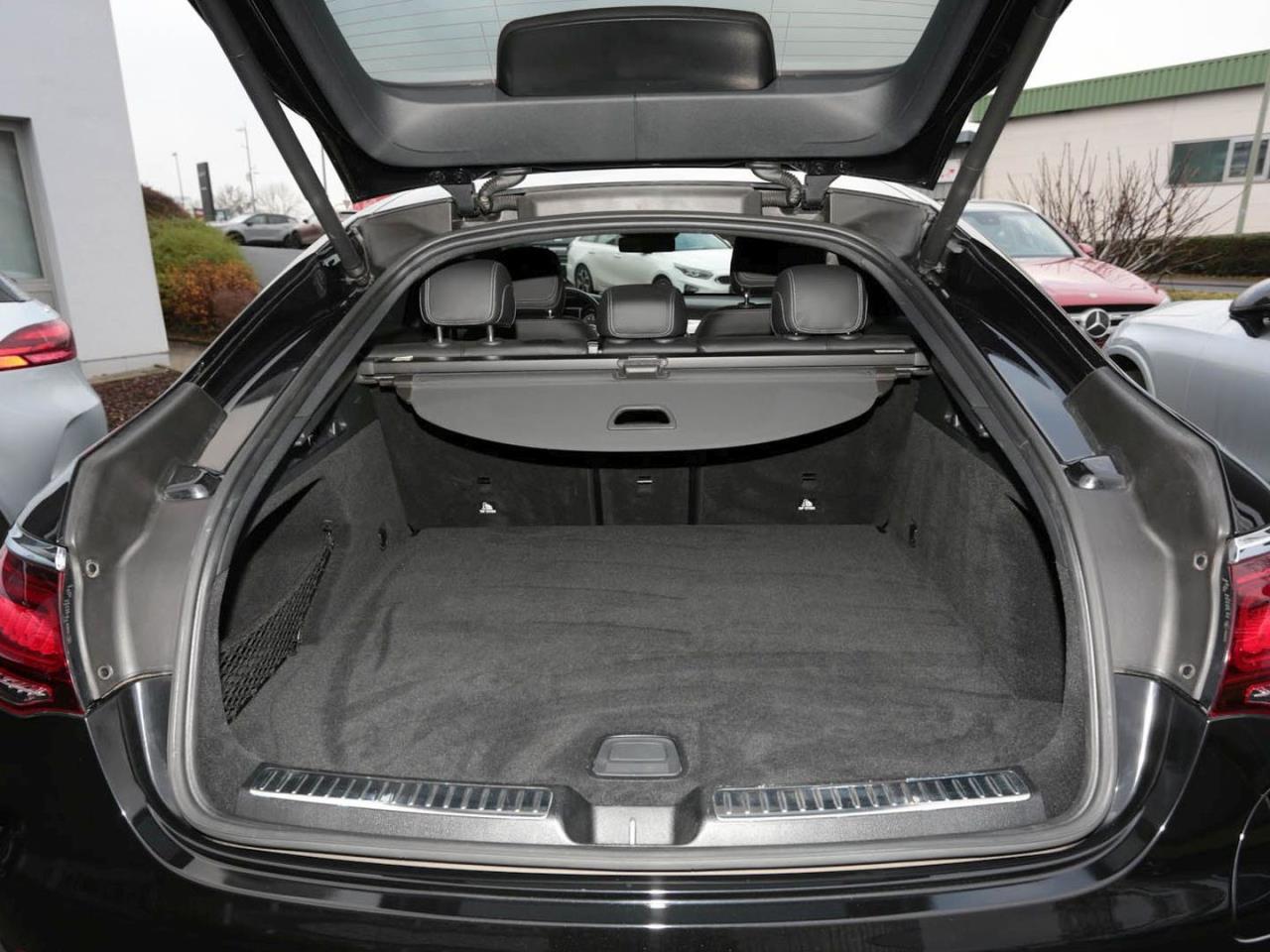 Mercedes-Benz GLC 300 e 4M Coupé AMG Schiebedach Distronic AHK