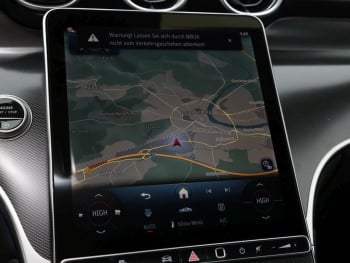 Mercedes-Benz GLC 200 d 4MATIC Avantagrde Distronic 360° AHK