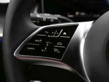 Mercedes-Benz GLC 200 d 4MATIC Avantagrde Distronic 360° AHK
