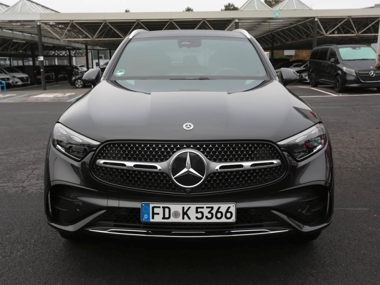 Mercedes-Benz GLC 200 d 4MATIC AMG MBUX Navi Memory AHK 360° Mercedes-Benz GLC 200 d 4MATIC AMG MBUX Navi Memory AHK 360°