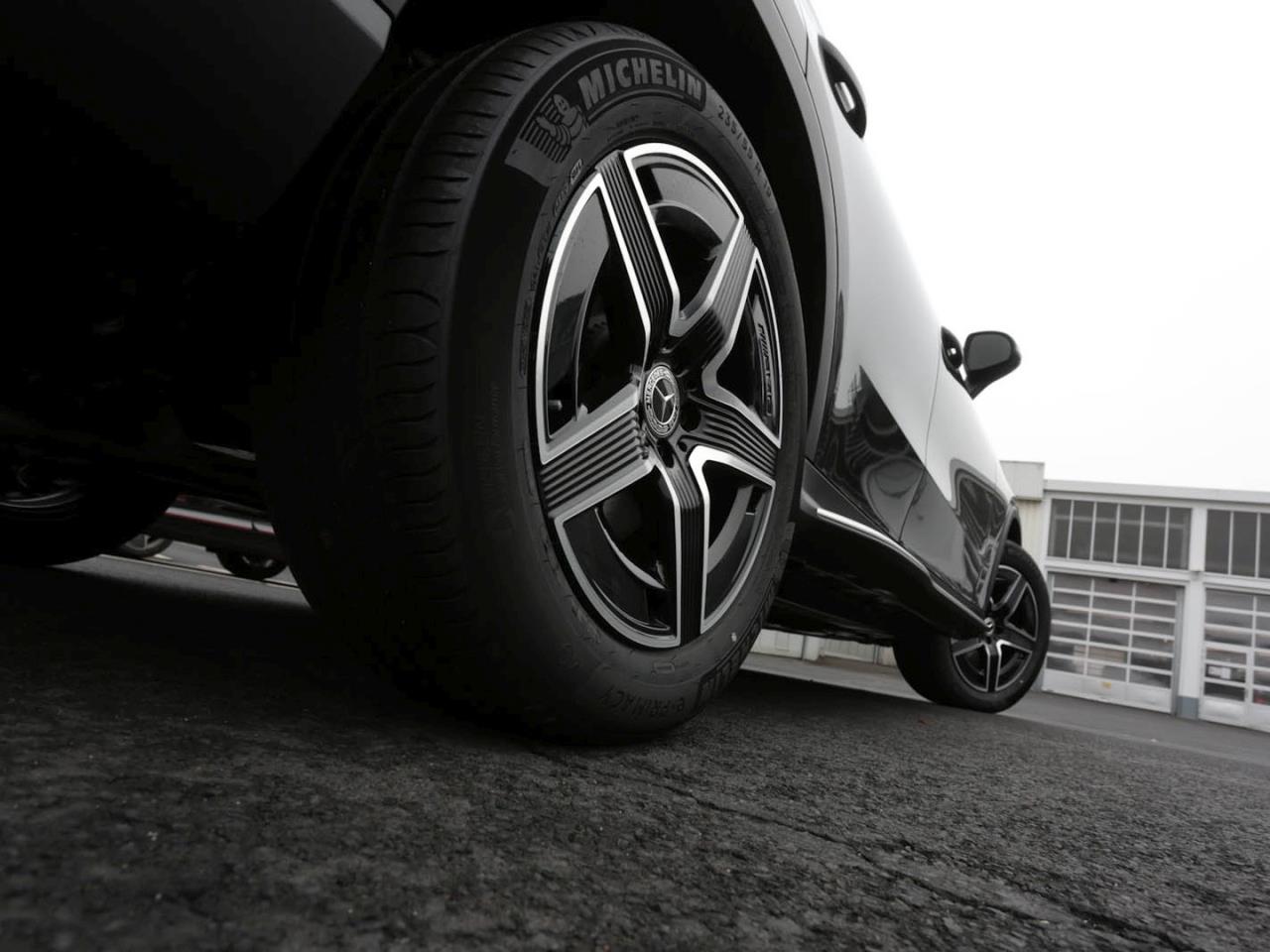 Mercedes-Benz GLC 200 d 4MATIC AMG MBUX Navi Memory AHK 360°