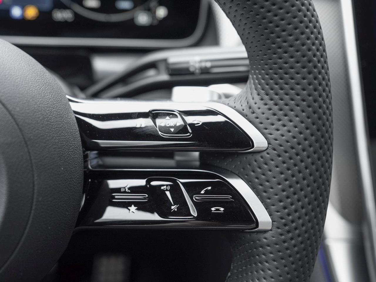 Mercedes-Benz GLC 300 4MATIC Coupé AMG Night Panorama 360°AHK