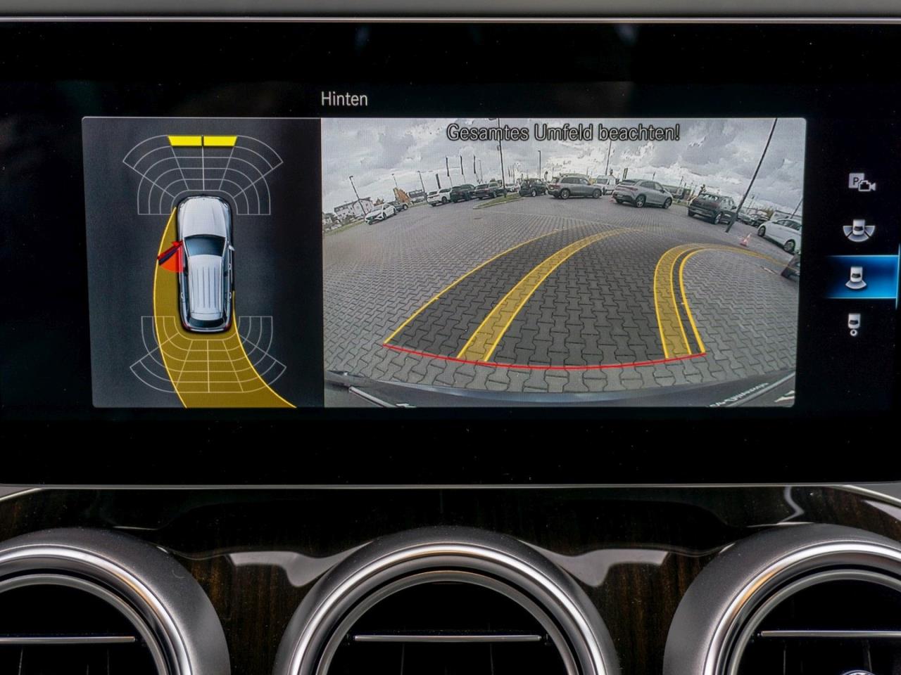 Mercedes-Benz GLC 200 4M AMG Distronic Kamera Totwinkel AHK