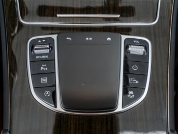 Mercedes-Benz GLC 200 4M AMG Distronic Kamera Totwinkel AHK